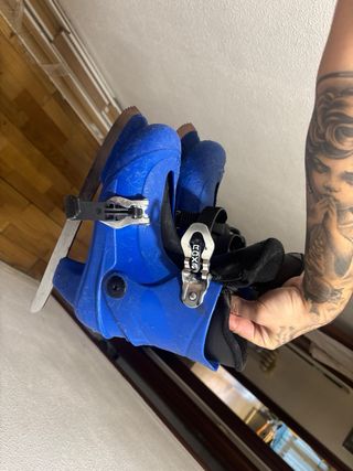 Patines de hielo azules