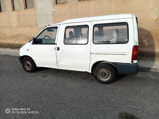 Furgoneta Nissan Vanette 2002