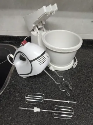 Batidora, Amasadora Blanca marca Taurus