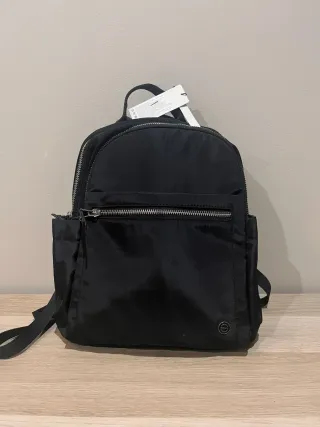 Mochila Parfois Negra con Monedero