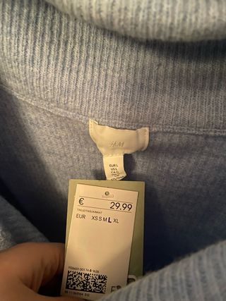 Vestido de punto azul con cuello barco