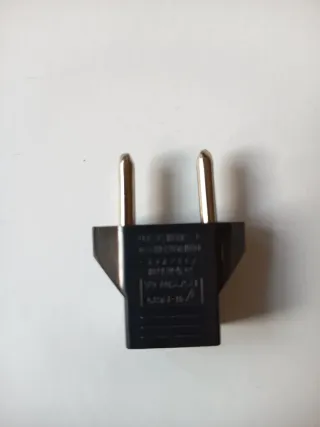 Adaptador Enchufe EEUU/Asia a Europa