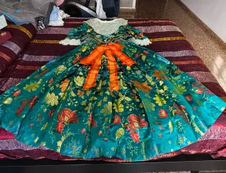 Traje de Fallera con Adorno Naranja