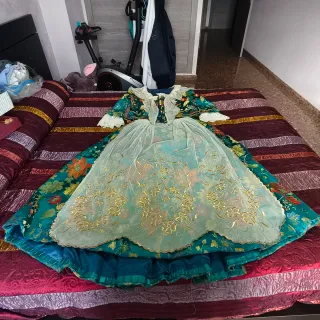 Traje de Fallera con Adorno Naranja