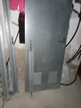 Puerta de chapa metálica