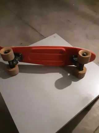 Patinete naranja