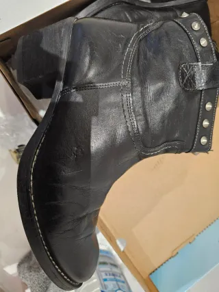 Botines piel mujer T40 negros tachas