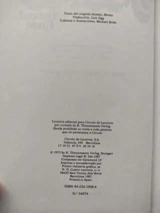 libro vintage "momo"