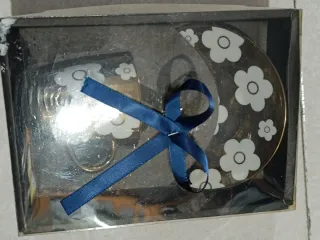 Tazzina da caffè oro e fiori bianchi