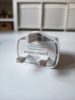 Cargador USB Abodos 2.4A UK