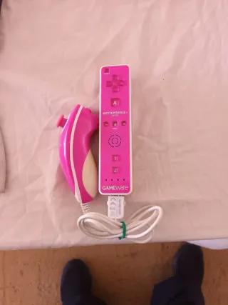 Mando Wii GameWare MotionSense rosa y nunchuk
