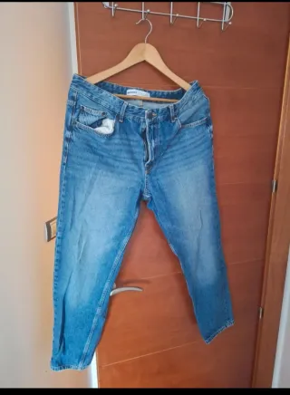 Pantalones vaqueros Bershka Talla 42