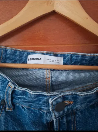 Pantalones vaqueros Bershka Talla 42