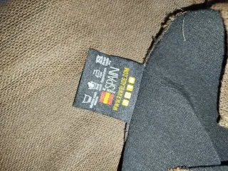 Hábito franciscano marrón