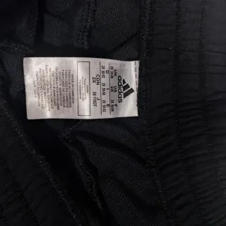 Short deportivo Adidas negro