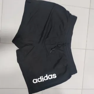 Short deportivo Adidas negro