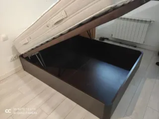 Canapé de tela marrón