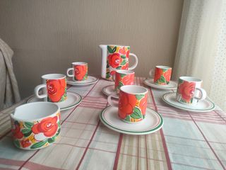 Juego de café: 6 tazas, azucarero y jarra