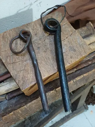 Pasadores de forja antiguos