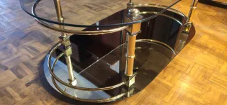 Mesa centro cristal y metal dorado NEGOCIABLE