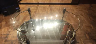 Mesa centro cristal y metal dorado NEGOCIABLE