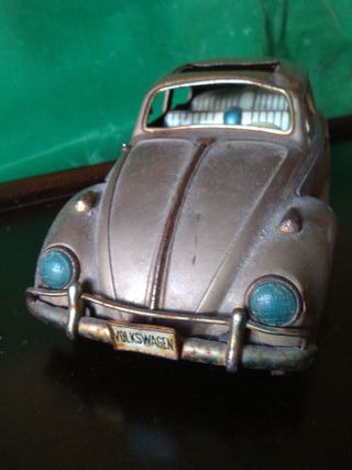 Antiguo coche juguete chapa policromada años 40
