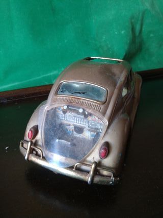 Antiguo coche juguete chapa policromada años 40