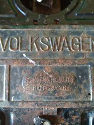 Antiguo coche juguete chapa policromada años 40