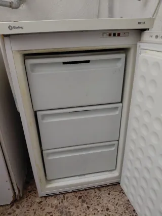 Congelador vertical Balay