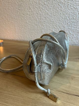 Bolso Zara plateado