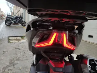 Maxiscooter deportiva KYMCO-Ak 550