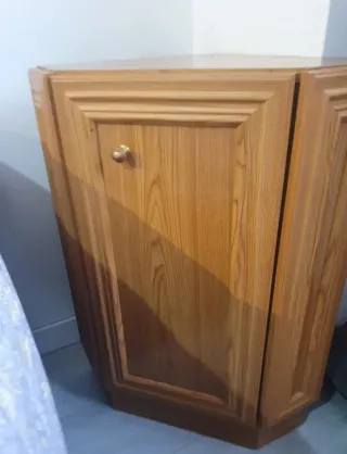 Mueble esquinero de madera