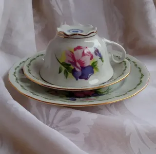 Trío Flowers of the month July