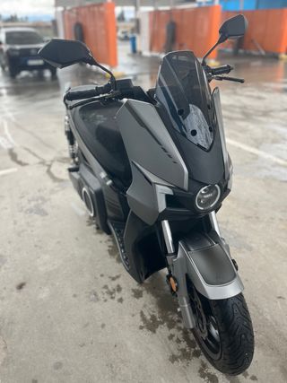 Moto Eléctrica Scooter Gris