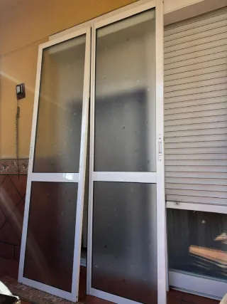 Puerta corredera lavadero aluminio