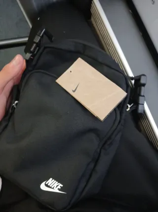 Riñonera Nike Negra