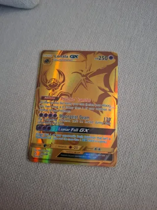 Carta Pokémon Lunala GX 172/156 Oro(replica)
