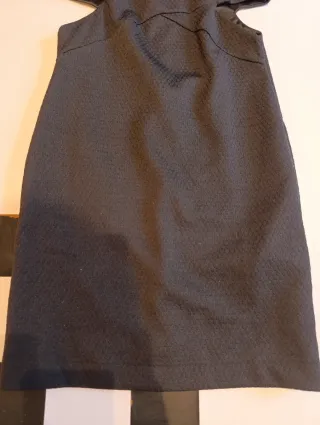 Vestido negro fiesta con cortes