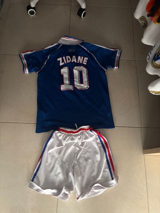 Camiseta y pantalón corto Francia 1998 talla 28