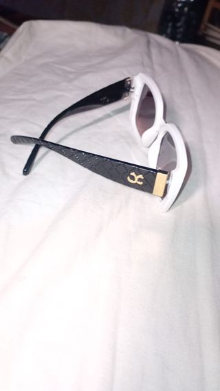 Gafas de sol Chanel blancas y negras originales