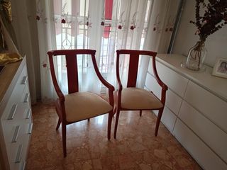 Sillas de comedor madera y tapizado beig