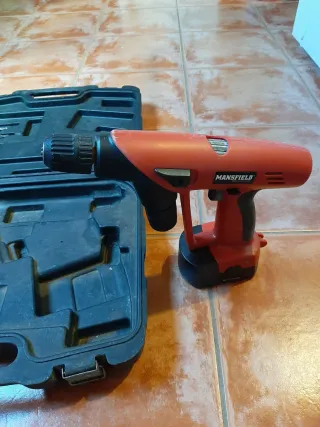 Taladro Atornillador Mansfield con Accesorios