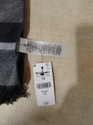 Bufanda a cuadros gris y negra sin estrenar