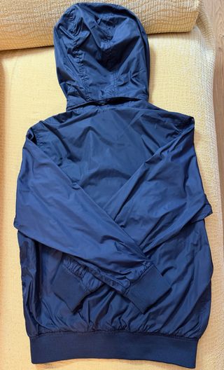 Chaqueta con capucha niño azul
