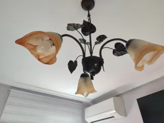 Cómoda y mesitas de madera