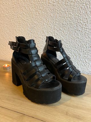 Tacones de plataforma negros