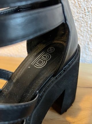 Tacones de plataforma negros