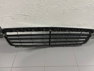 Parrilla Delantera Mercedes Cromada