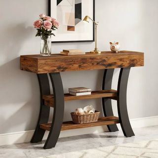 Consola pequeña con estantes