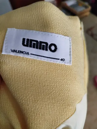 Vestido de fiesta amarillo/mostaza con encaje